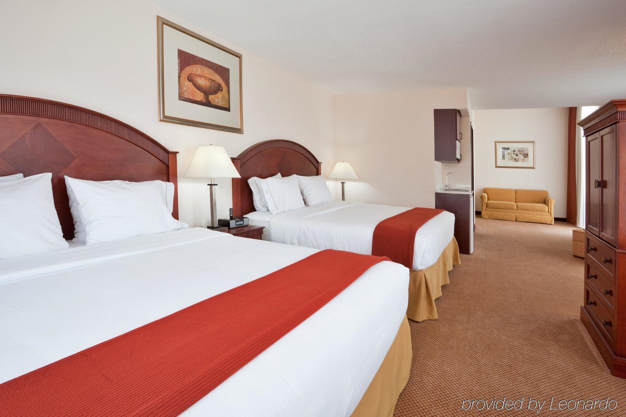 Holiday Inn Express & Suites Detroit - Farmington Hills By Ihg Northville Bilik gambar