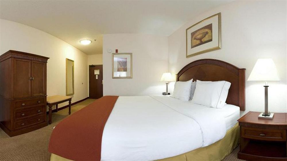 Holiday Inn Express & Suites Detroit - Farmington Hills By Ihg Northville Luaran gambar